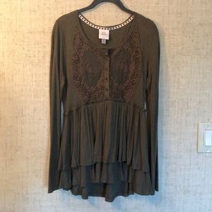 Knox Rose Pleated Longsleeve Shirt Medium